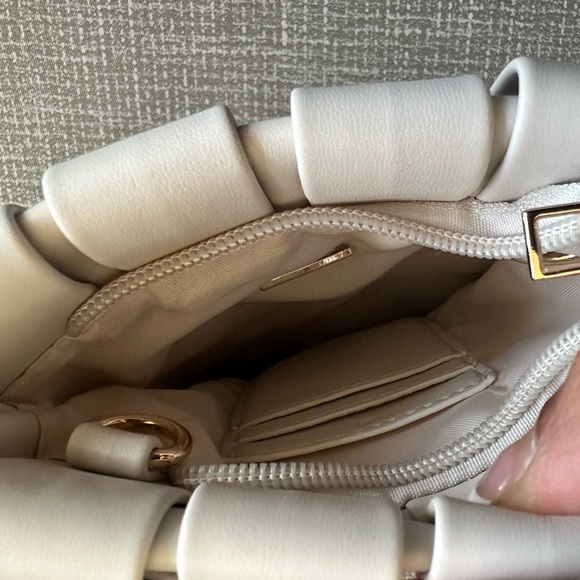 Remi and Reid LINDY WOVEN CELLPHONE OFF-WHITE (straps not included) crossbody - Picture 7 of 13